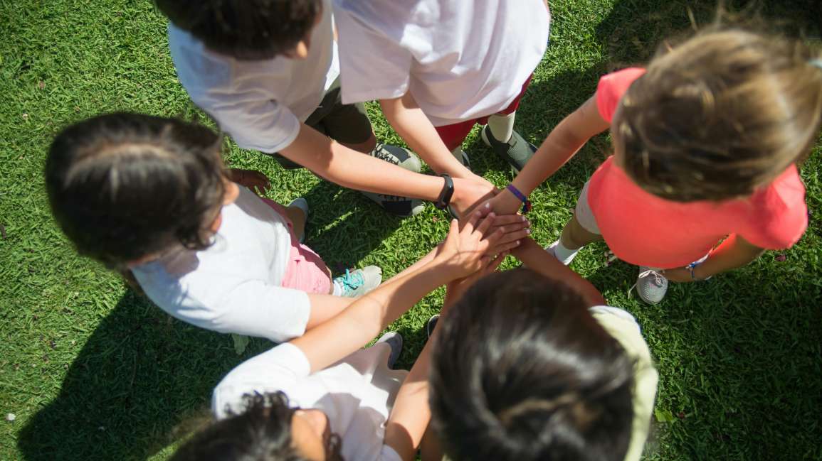 Plakátok mögötti remény a zajban fiatalokról, nemcsak fiataloknak
